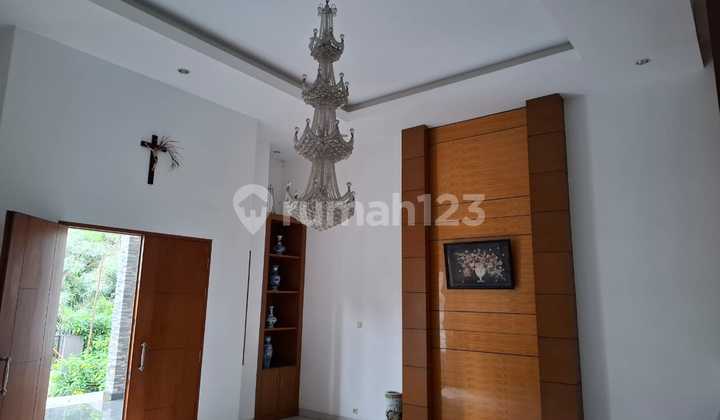 Luxury House in Intercon Kebon Jeruk West Jakarta 1K90001V 2