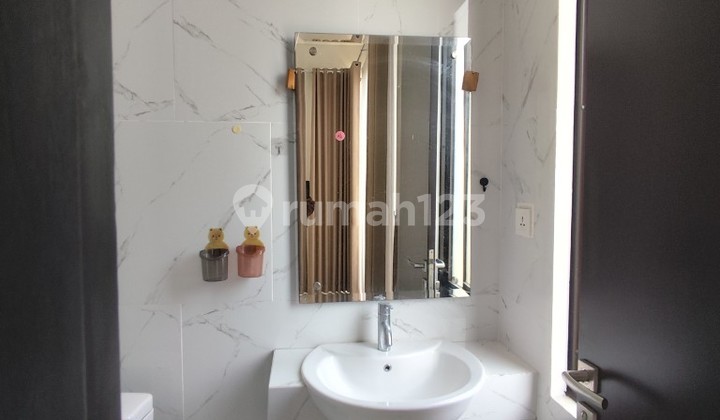 Rumah Semi Furnis di Lavisa Type C (7x12) Lavon Tangerang 1K90003J 2