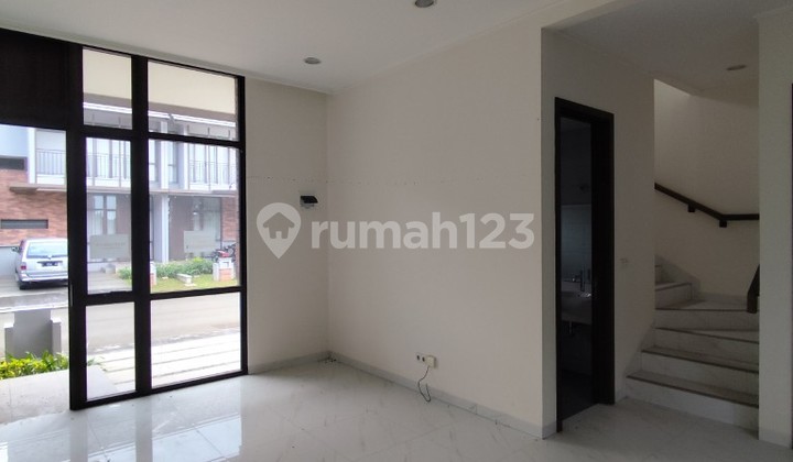 Rumah Cantik 2 LT uk 7x15 di Suvarna Sutera Tangerang 1K90007M 2