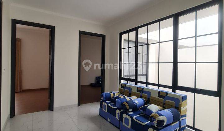 Rumah 2 Lantai di Helios Prime Suvarna Sutera Tangerang 1K8000SN 5