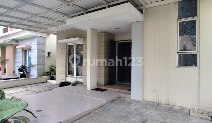 Rumah Cantik 2 Lantai Semi Furnished di Elysia Suvarna Sutera Tangerang 1K90006Q