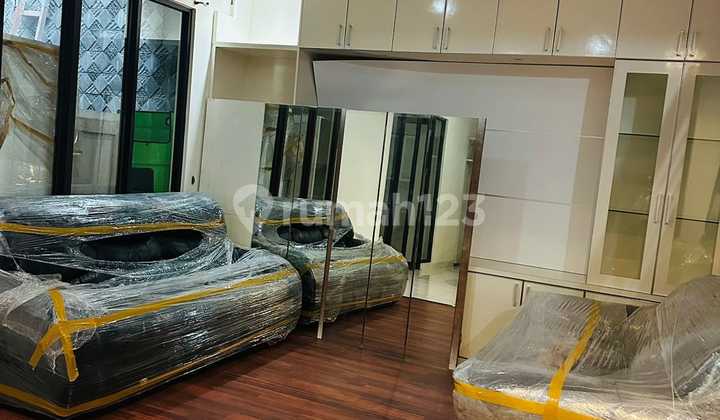 Beautiful 2-Story House in Foresta BSD, Near Aeon Mall and Prasmul University. Close to Highway Access. 2