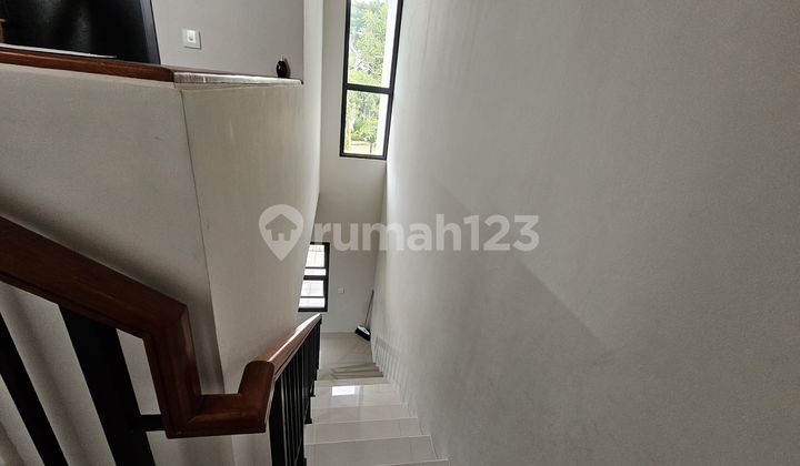 Dijual Rumah Dekat ClubHouse Askara Nue VanyaPark BSD 2