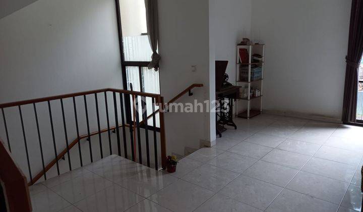 Dijual Rumah 3 Lantai Di
sutera Palmyra Utama,
alam Sutera 2