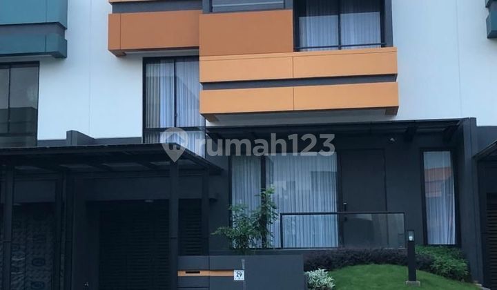 For quick sale: Cheap 2-story House in Mozart Symphonia Cluster, Gading Serpong, Tangerang Regency, Renovated, South-facing.