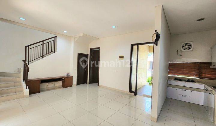 Dijual Cepat Murah Rumah Di Illustria Eminent Bsd 2 Lantai Bagus Rapih Hadap Selatan  2