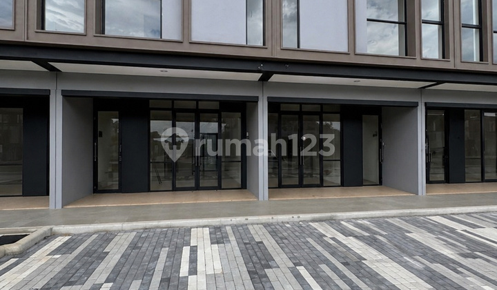 Rent a Main Road Shophouse at Park Serpong 3 Floors Rent a Main Road Shophouse at Park Serpong 3 Floors