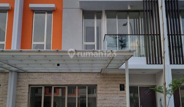 Disewakan  Rumah Semi Furnished di Cluster springville , Pantai Indah Kapuk 2 1