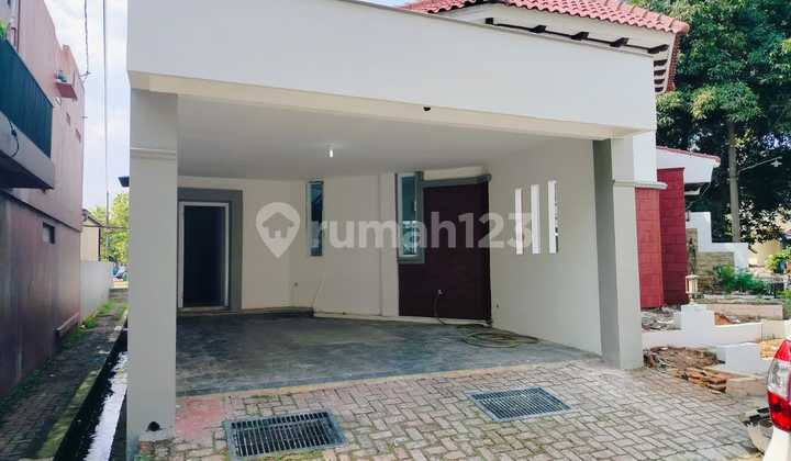 For Sale Nice House Ready for Renovation In Persada Kemala Housing, West Bekasi 2