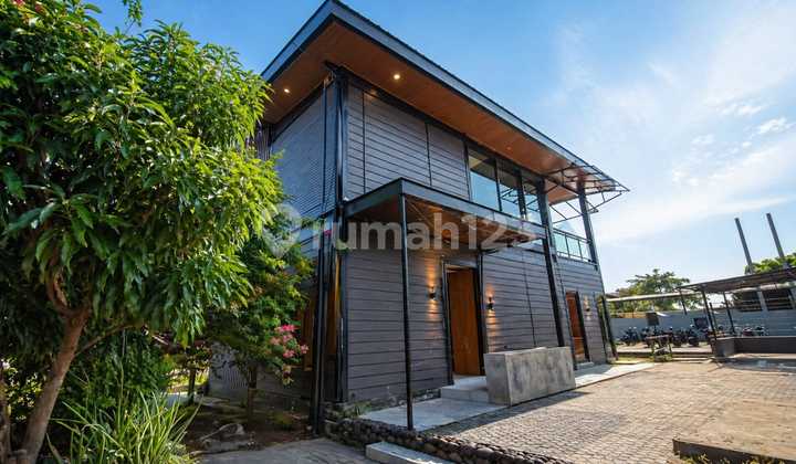 For Rent: Ex-Coffee Shop Building in Kayuringin, South Bekasi 1