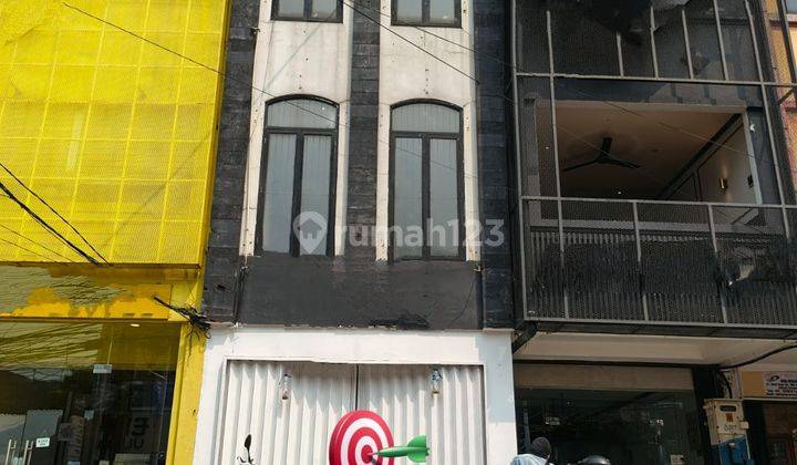 Disewakan ruko 3lt di jalan utama Tebet, Jaksel 1
