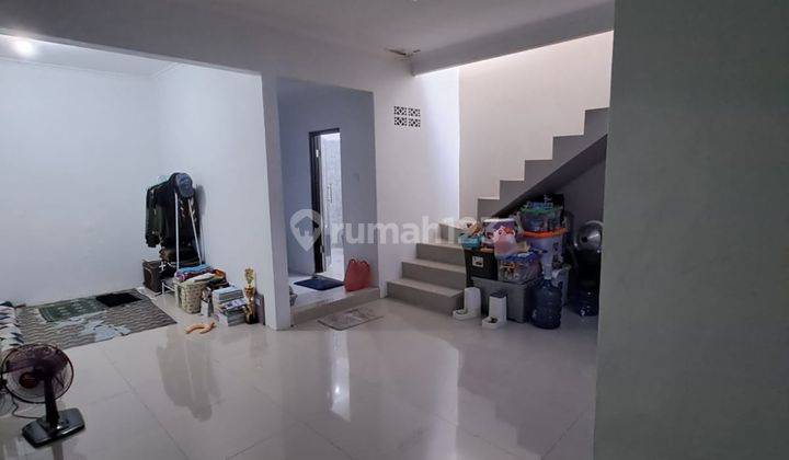 Dijual Rumah di Perumnas 3 Bangunan 2 Lantai 2