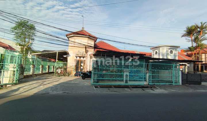 Hook House Suitable for Daycare, Catering, and Other Businesses in Taman Galaxy.