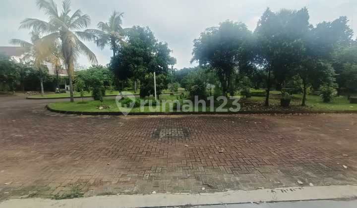 Dijual 1 unit rumah mewah semi furnish lengkap di Kemang Pratama 2