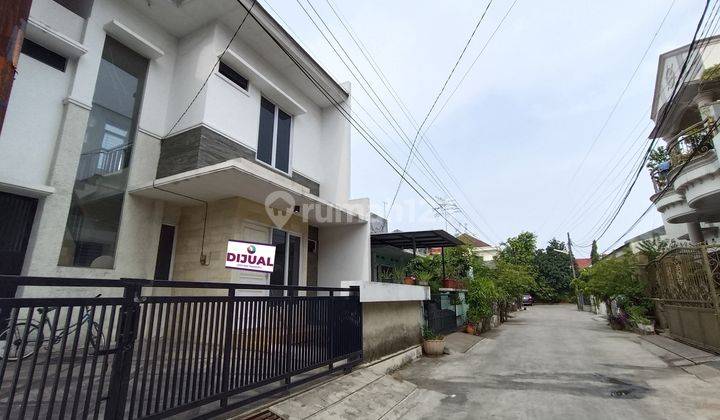 Rumah 2 Lantai Sudah Renovasi Di Taman Galaxy Bekasi 2