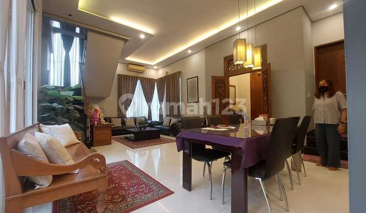 Rumah Hook di Kemang Pratama Rumah mewah 3 lantai 2