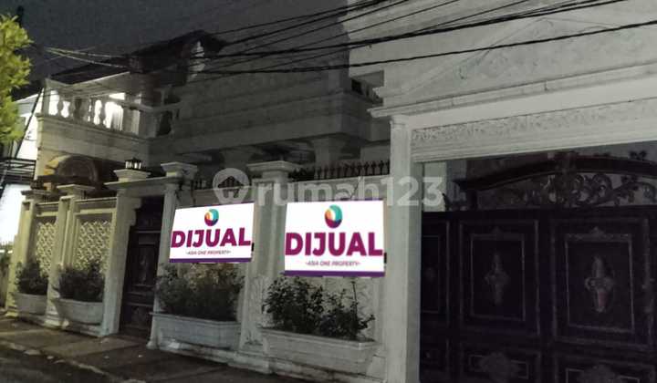 Luxury Flood-Free House for Sale in Duren Sawit, East Jakarta 2