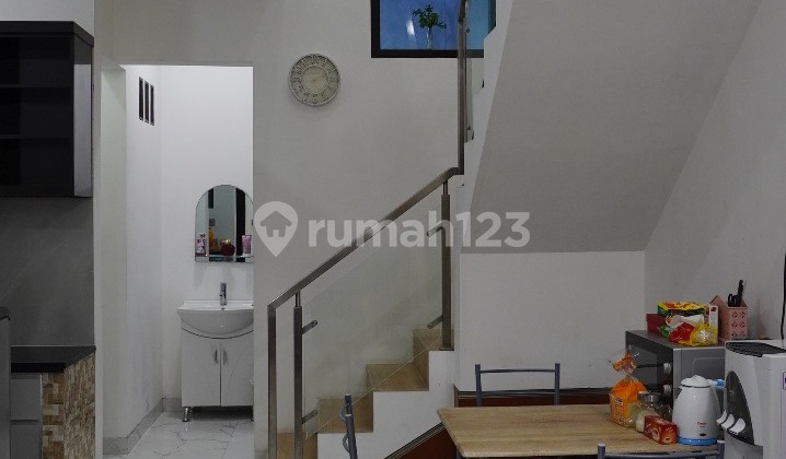 Dijual Rumah di Jati Waringin, Pondok Gede dalam komplek perumahan Dijual Rumah di Jati Waringin, Pondok Gede dalam komplek perumahan