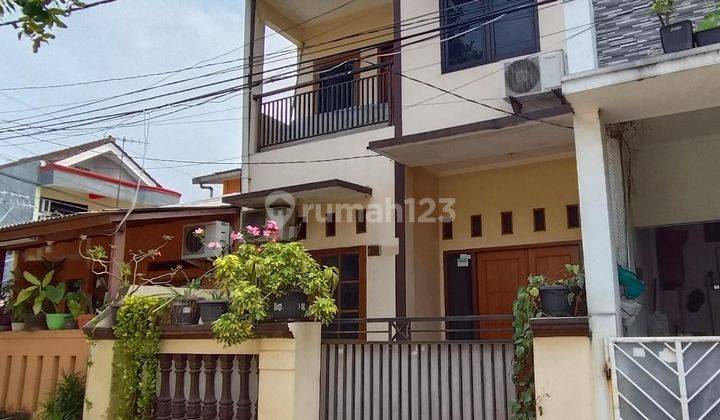 Rumah 2 Lantai di Pondok Pekayon Indah, Bekasi 1