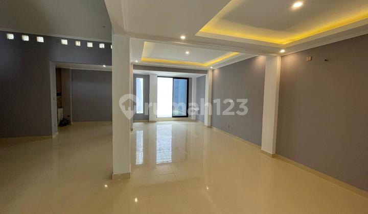 Dijual Rumah Griya Loka 3 Kamar Tidur Bagus Depan Taman 2