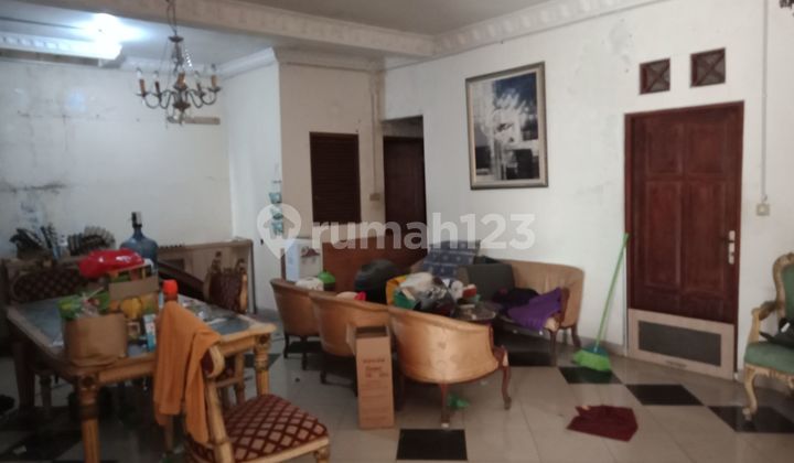 Nice house, quiet neighborhood, flood-free, strategically located close to everywhere 2