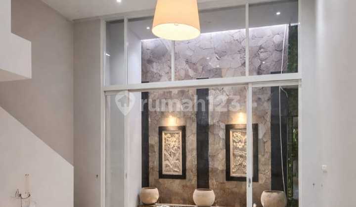 Ready-to-Occupy Cempaka Bintaro House, Comfortable and Beautiful Environment, Flood-Free 2