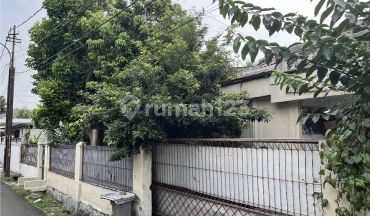 Rumah Tua Terawat,Hitung Tanah,Lokasi Strategis Dekat Rs. Soeyoto