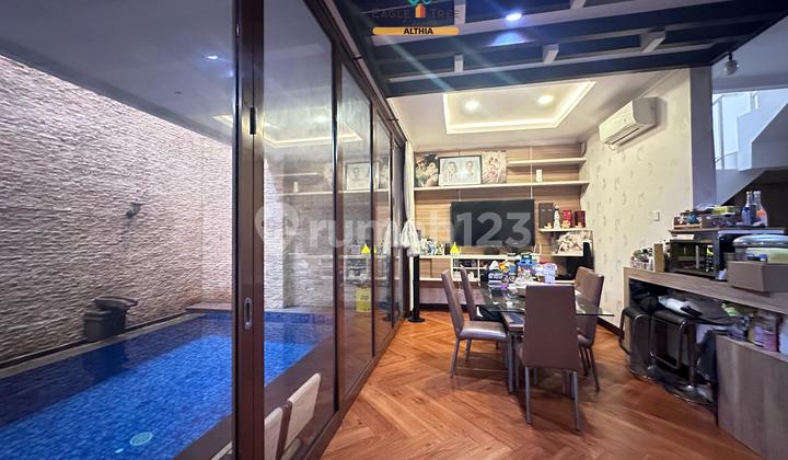 For Sale Nice House, Has Swimming Pool, Strategic Location, 24-Hour Security, Flood-Free.