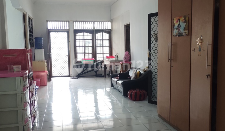 Rumah Kelapa Gading Hoek Murah Depan Taman Jakarta Utara