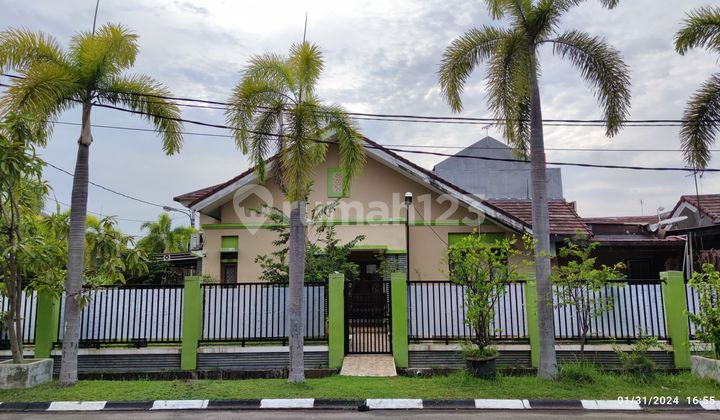 Rumah Siap Huni di Cluster Aralia Harapan Indah , Bekasi