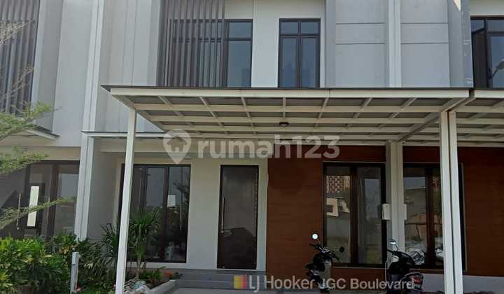 Rumah Lebar 7 di cluster Shinano JGC Jakarta Timur