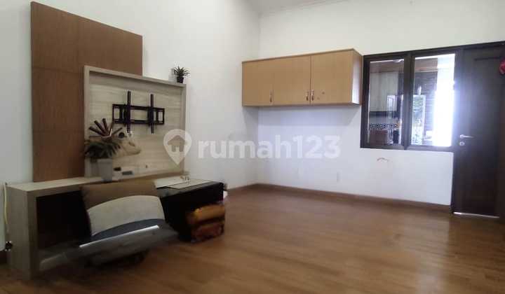 Ready-to-occupy house in Harapan Indah Bekasi cluster.