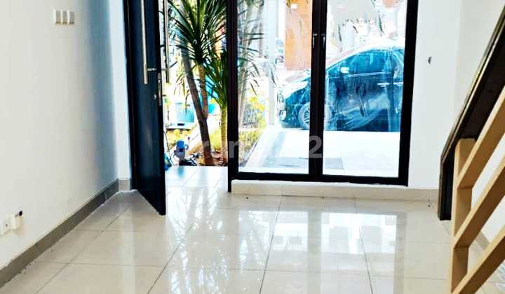 Rumah Mezzanine 2 Lantai Dalam Cluster Shinano Jgc Cakung. 2