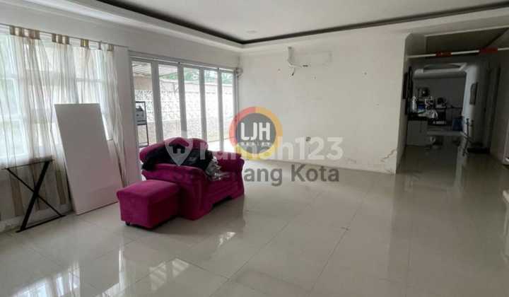 Bangunan cocok jadi kantor di jalan Supriyadi 1