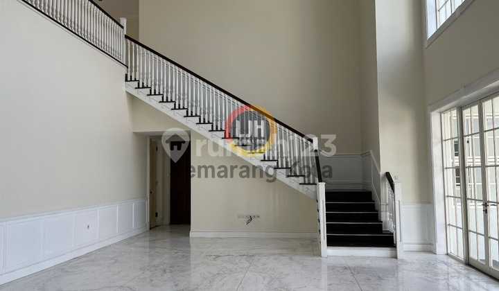 Rumah Mewah Bergaya Kolonial di daerah Gajah Mungkur 2