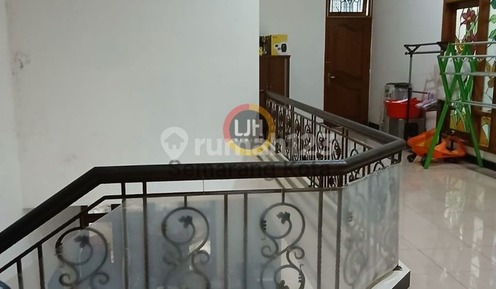 Rumah Di Jalan Mayjend Sutoyo 1