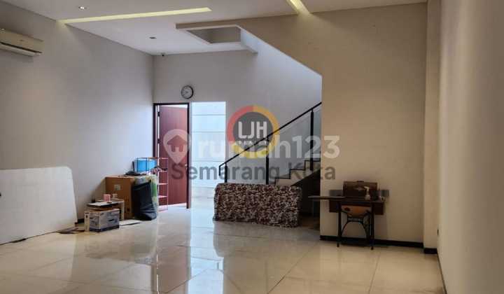 Luxury house on Pandanaran Street 2