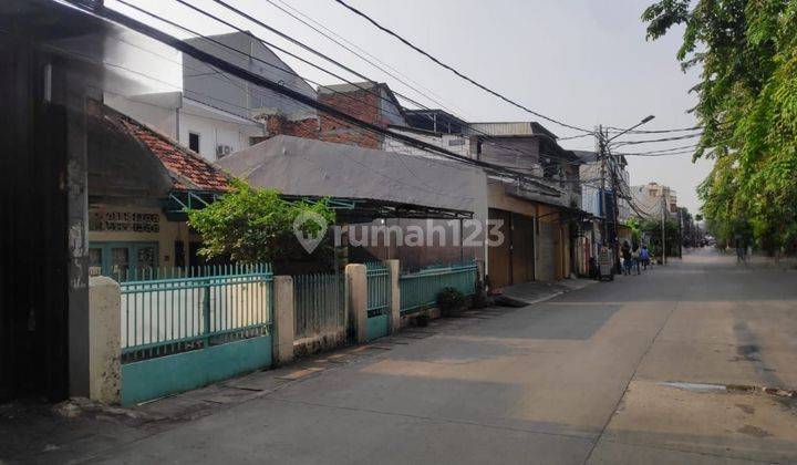 Rumah tua butuh renovasi pinggir Kalibaru Barat Kemayoran Jakpus 2