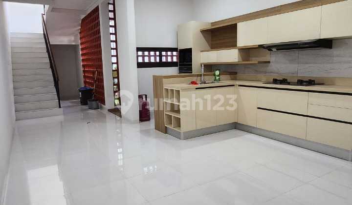 Rumah Baru Full Furnnished Posisi Hook di Taman Giri Loka Bsd 2