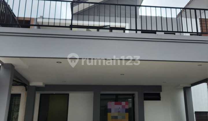 Dijual Rumah Bagus, View Danau, Lingkungan Asri, di Serenade Lake Gading Serpong