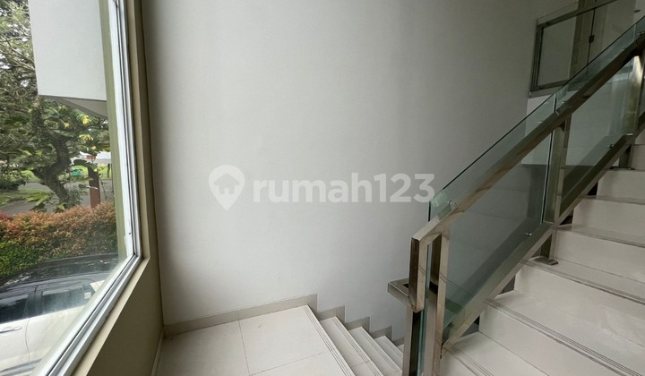 Dijual Rumah Bagus, Lingkungan Asri, Siap Huni, Di Cluster De Rio Deliatinos Bsd 2