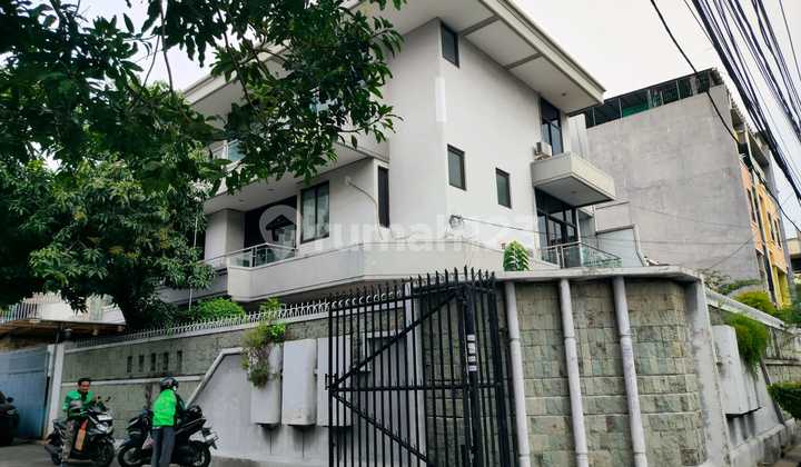 Dijual Cepat Rumah Hook 3 Lt Di Taman Sari Xi Jakarta Barat