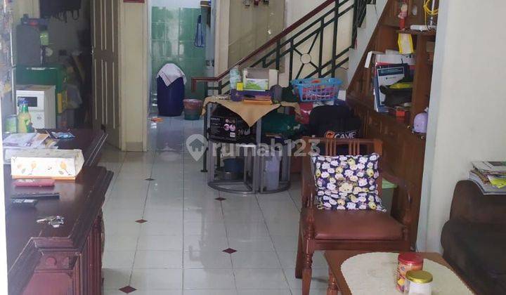 Rumah Mungil 2 lt  Dijual Di taman palem jakrta barat 2