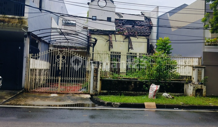 Semananindah Land Measurement House for Sale in West Jakarta