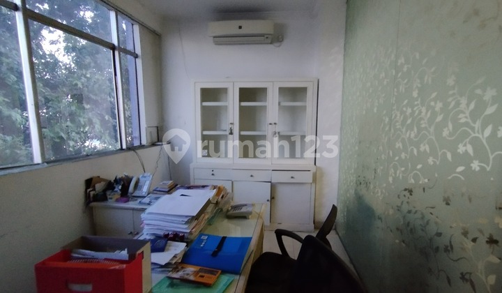 Strategic Rawamangun 4-Story Shophouse by the Roadside, East Jakarta Strategic Rawamangun 4-Story Shophouse by the Roadside, East Jakarta