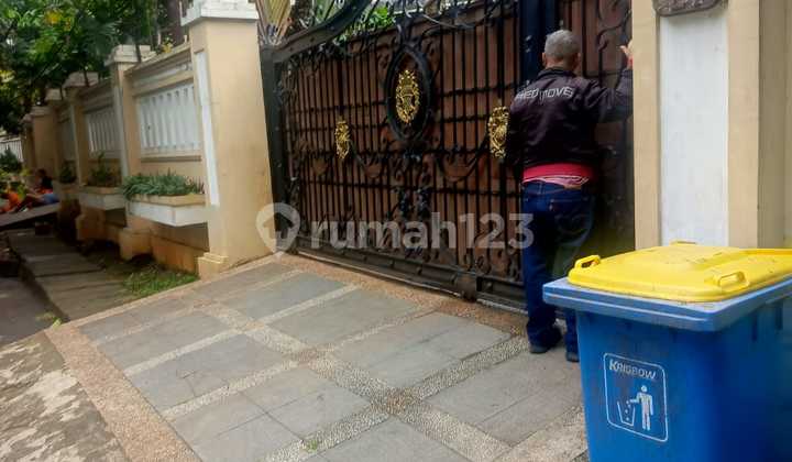 Rumah Bagus Dijual di Menteng Jakarta Pusat 2