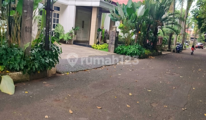Cool House For Sale In Bumi Karang Indah Housing, Lebak Bulus, South Jakarta