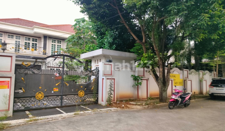 Luxury House for Sale in Kavling Polri Complex, Jagakarsa, South Jakarta Luxury House for Sale in Kavling Polri Complex, Jagakarsa, South Jakarta