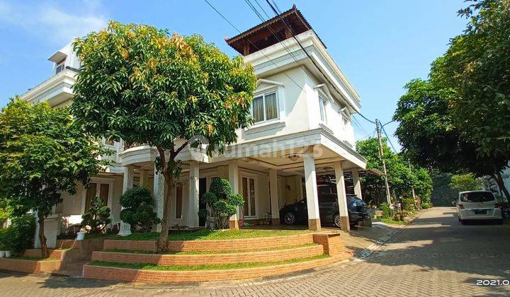 tampak depan rumah cantik dijual di cibubur