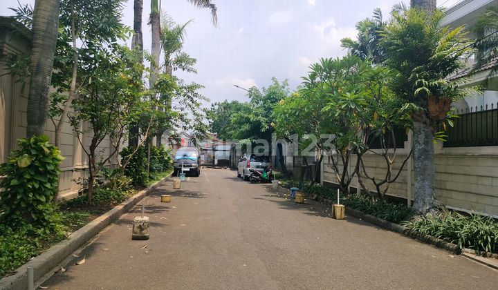 Simprug House for Sale Cool South Jakarta 2